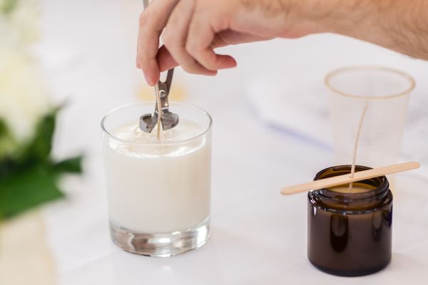 Top 8 Best Candle Making Classes & Workshops in London (2022)